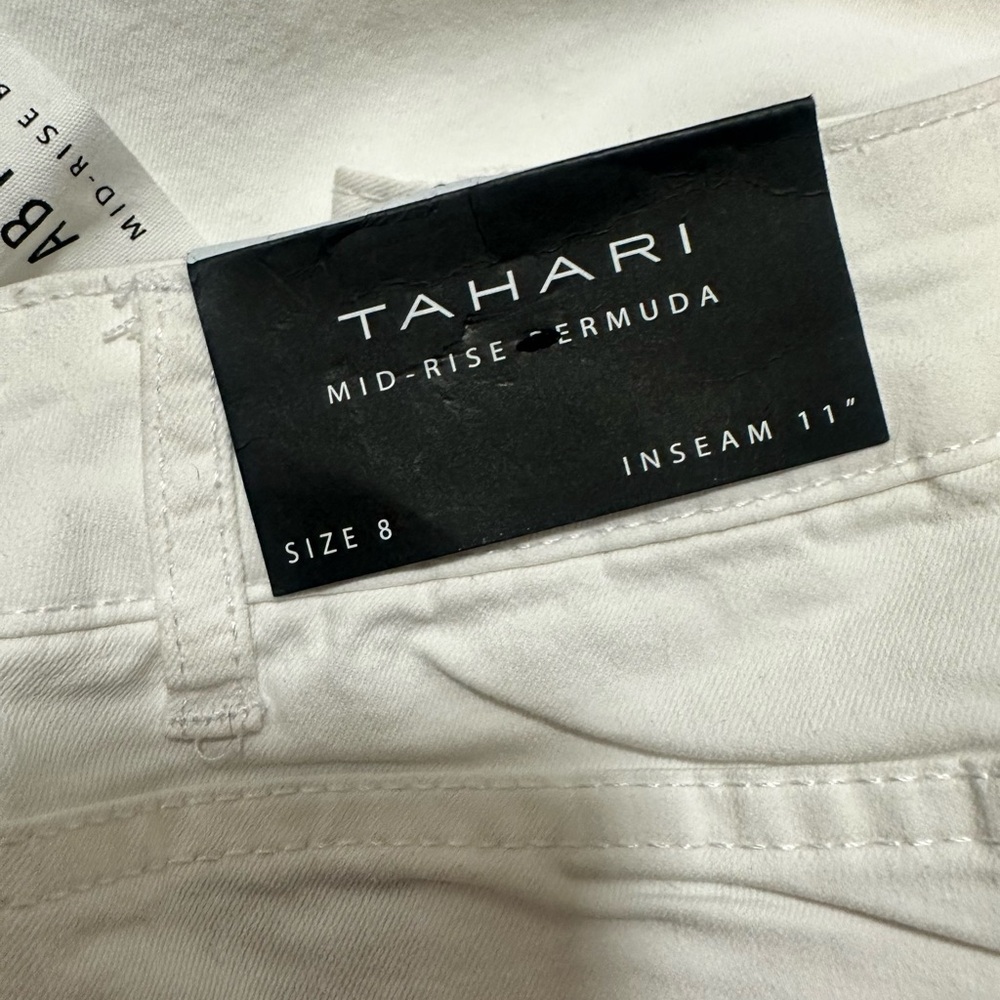 Tahari NWT White mid rise Bermuda shorts size 8 - Picture 6 of 6